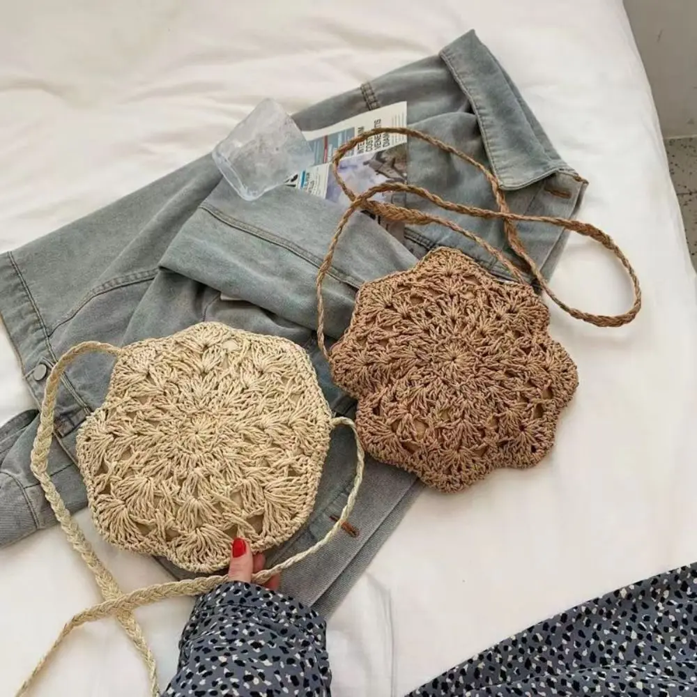 New Round Straw Crossbody Bag Fashion Beach Woven Handbag andmade Woven Rattan Female Summer Bohemian Messenger Bag for Women