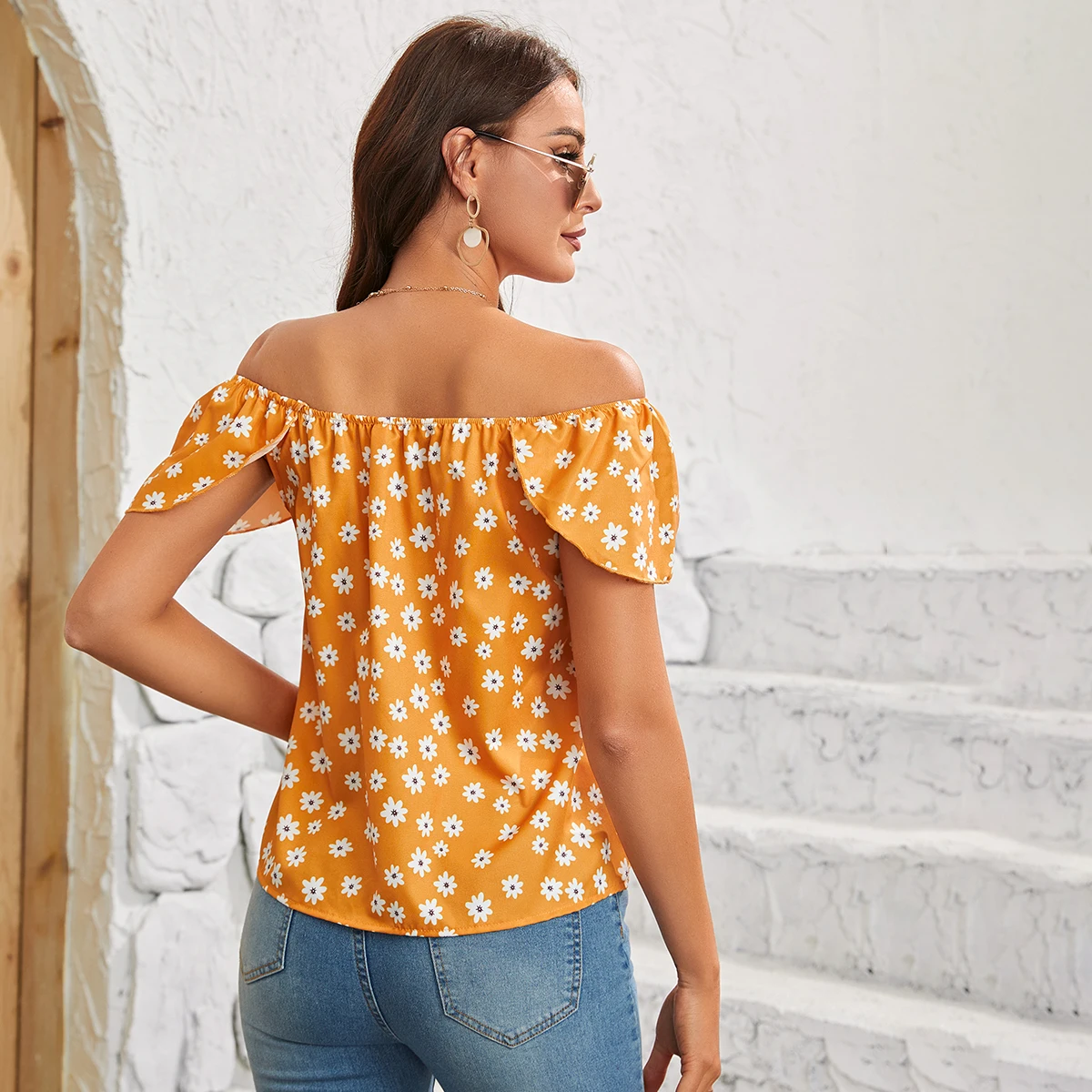 Off Shoulder Women\'s Chiffon Shirts Summer New Style Elegant Floral Slash neck Tops