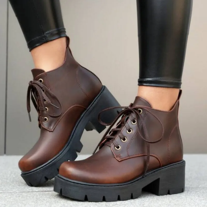 

Модная женская обувь. Высота каблука около 5,5 см. Высокие туфли. Туфли на шнуровке. Черные (коричневые, темно-коричневые) туфли с круглым носком.