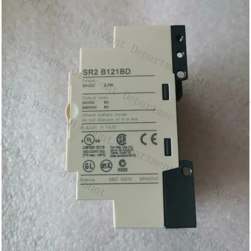 New SR2 B121BD Zelio 12- Logic Controller Panel 24VDC Voltage With 8- Input And 4-Bit Relay Output Sr2B121Bd