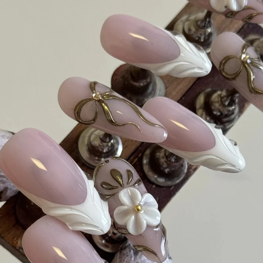 10 pièces 2025 été à la main en forme d'amande presse sur les ongles 3D blanc français fleur et nœud conception comprend un Kit de lime à ongles