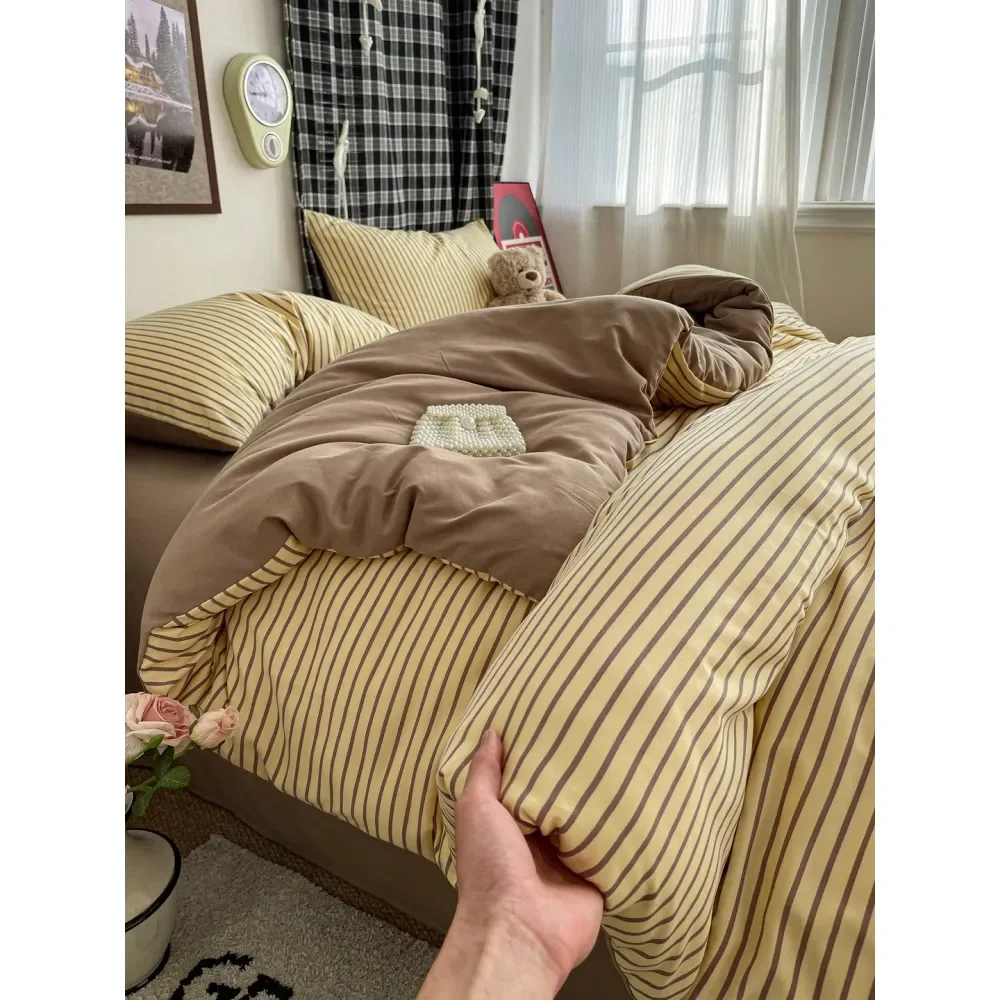 

3pcs Floral, Striped Plaid Pattern Duvet Cover Set, 1 Duvet Cover 1 2 Pillowcases No Filling, Soft Breathable Washable Fabric,