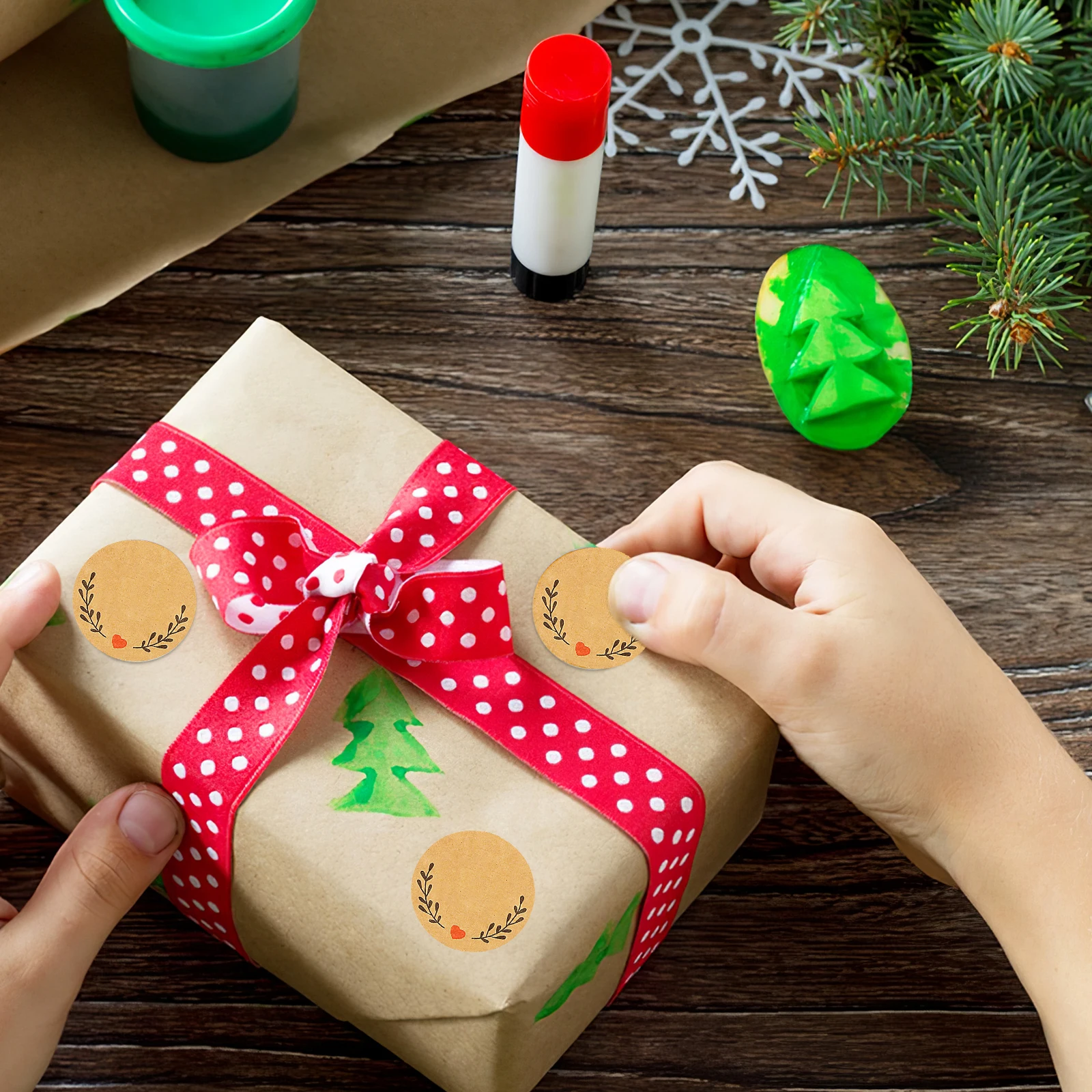 

2 Rolls Round Sealing Stickers Kraft Labels Handmade Love Stickers Baking Packaging Crafts Cake Boxes Candy Bags Gift Wrapping