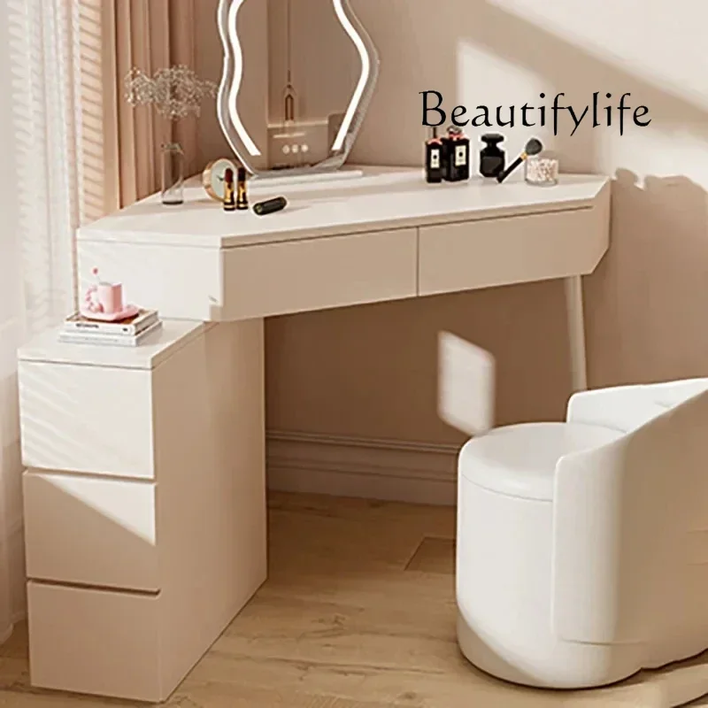 L Simple Classic Va…