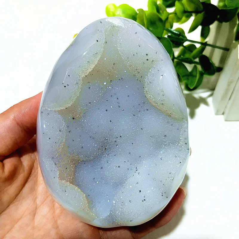 

Natural Stones Agate Beautiful Egg Shape Crystal Cluster Cave Meditation Witchcraft Energy Feng Shui Crystal Room Decorations