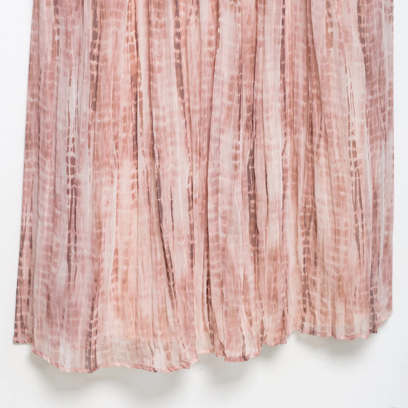 Abito lungo con scollo a V e cinturino spaghetti tie-dye con dettaglio dell'anello – Abito estivo Boho Beach