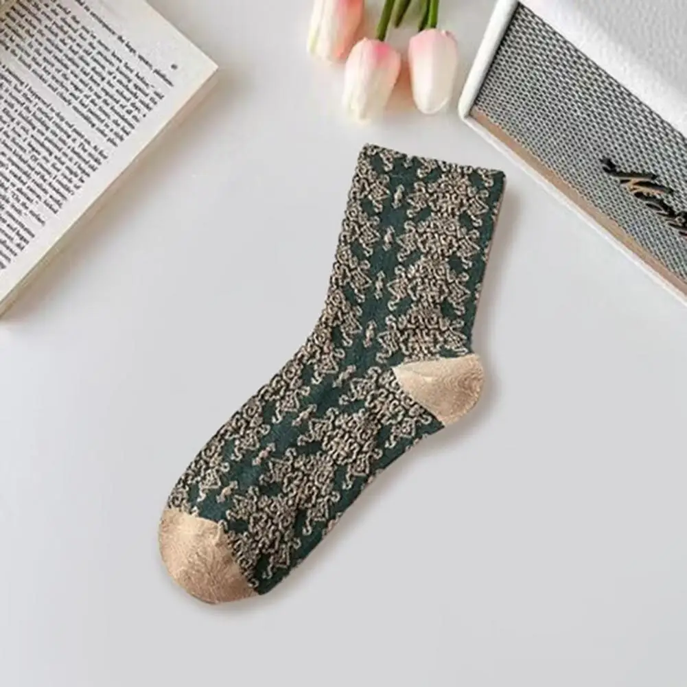 Flower Pattern Socks Cozy Winter Socks Embossed 3d Flower Rabbit Pattern Soft Warm Mid-tube Women's Socks with Anti-slip