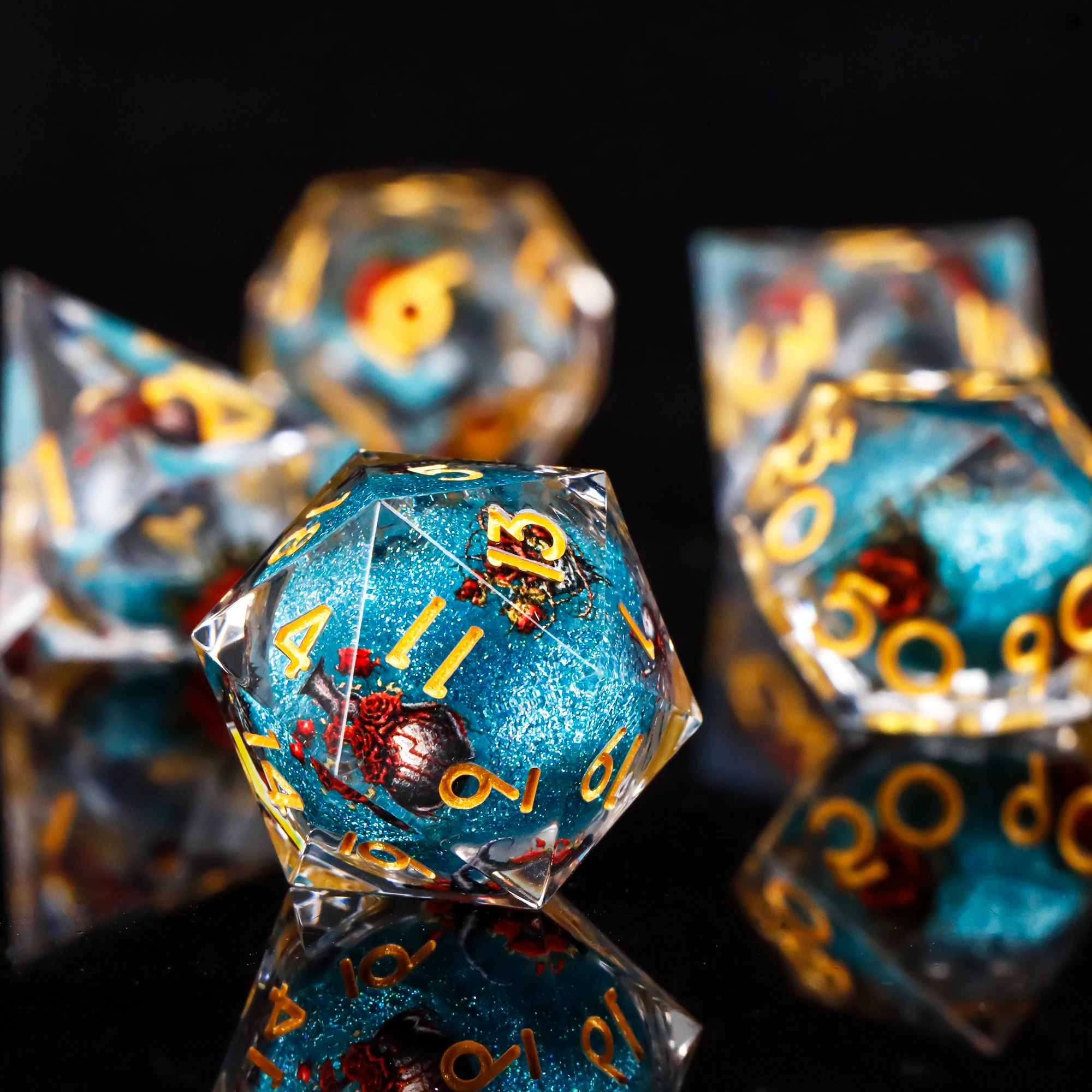 

7 pcs Rose Resin Dice Set Flowers Liquid Core Polyhedral Dice for Dungeons And Dragons D&D RPG MTG Table Games Dice Set