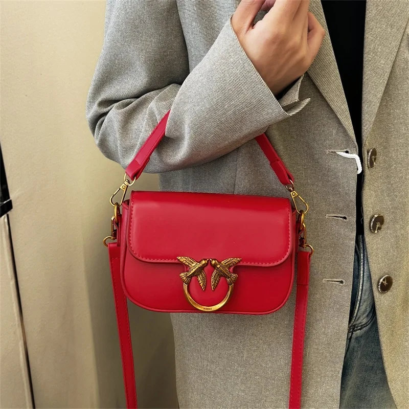 حقيبة كتف ذات إعدادات عصرية مثالية للعمل والتنقل والسفر مصنوعة من جلد البولي يوريثان الفاخر وخفيفة الوزن وسهلة التنظيف