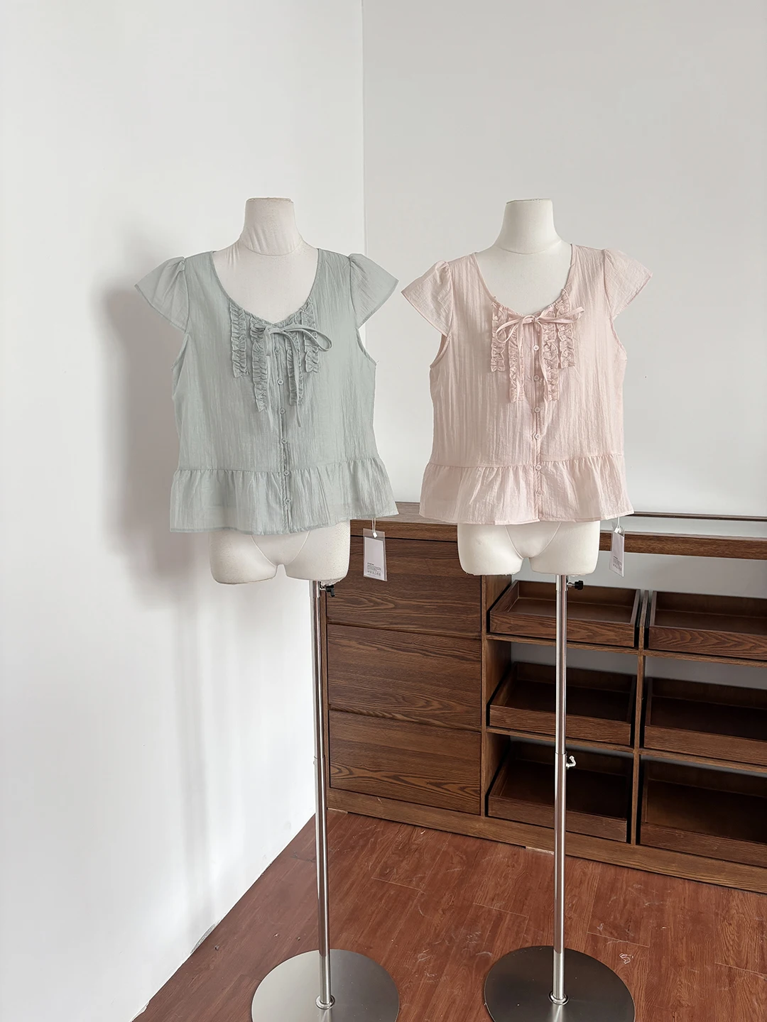 

Sweet Style Knot Lace Short Sleeve Women's Shirt Summer V-Neck Loose Design Commute Fly Sleeve Vest Top Polyester F...