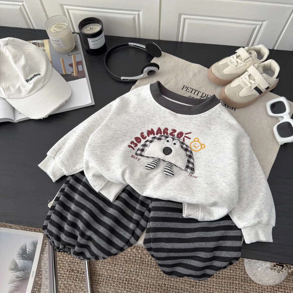 2026 Neue Herbst-Kinderkleidung für Jungen und Mädchen, süße 3D-Tier-Patch-Sweatshirts + gestreifte Hosen, 2-teiliger Kinder-Trainingsanzug – Detail 5
