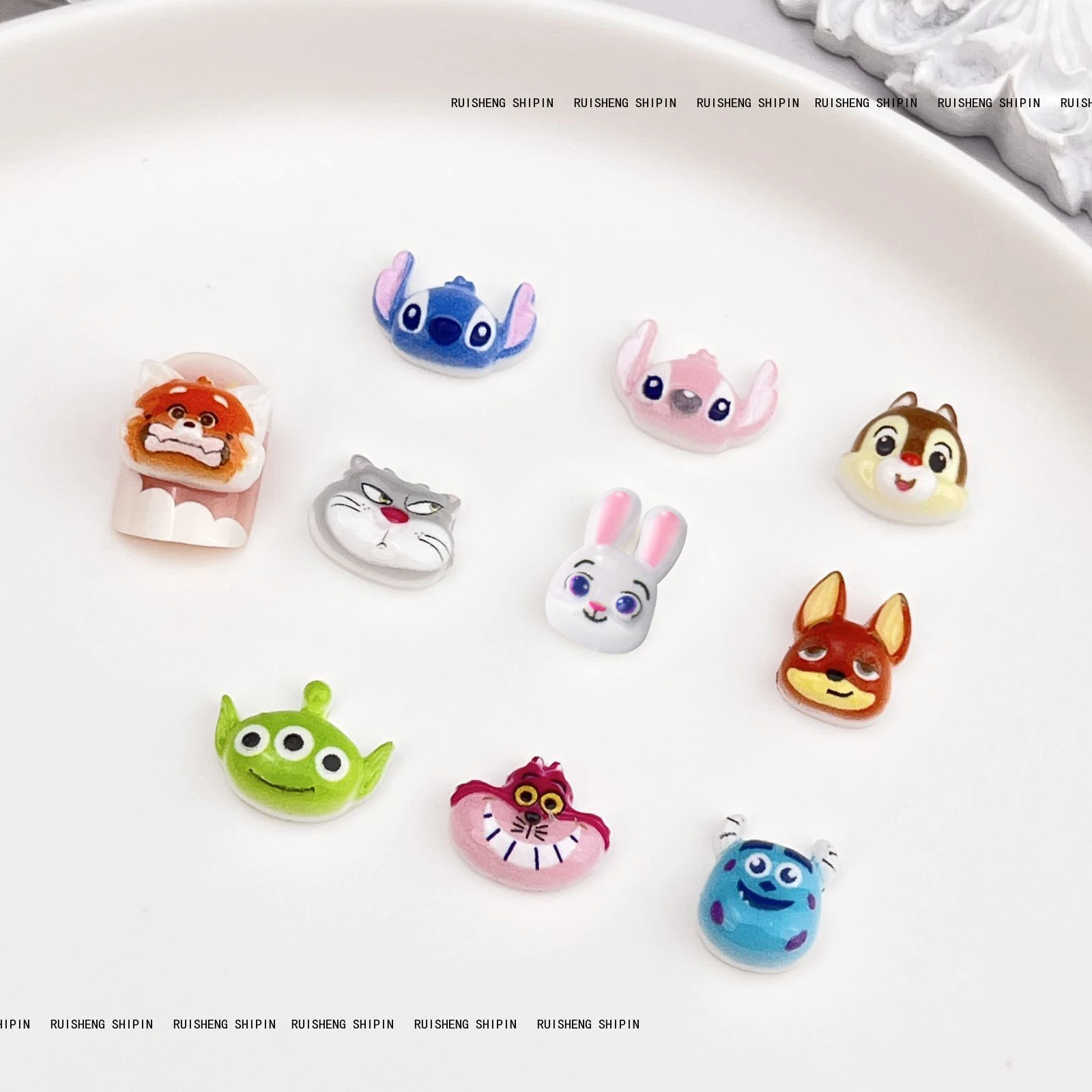 50개 만화 디즈니 동물 시티 스티치 네일 아트 장식 야광 귀여운 3D 긴 귀 토끼 애니메이션 레진 DIY 네일 아트 액세서리