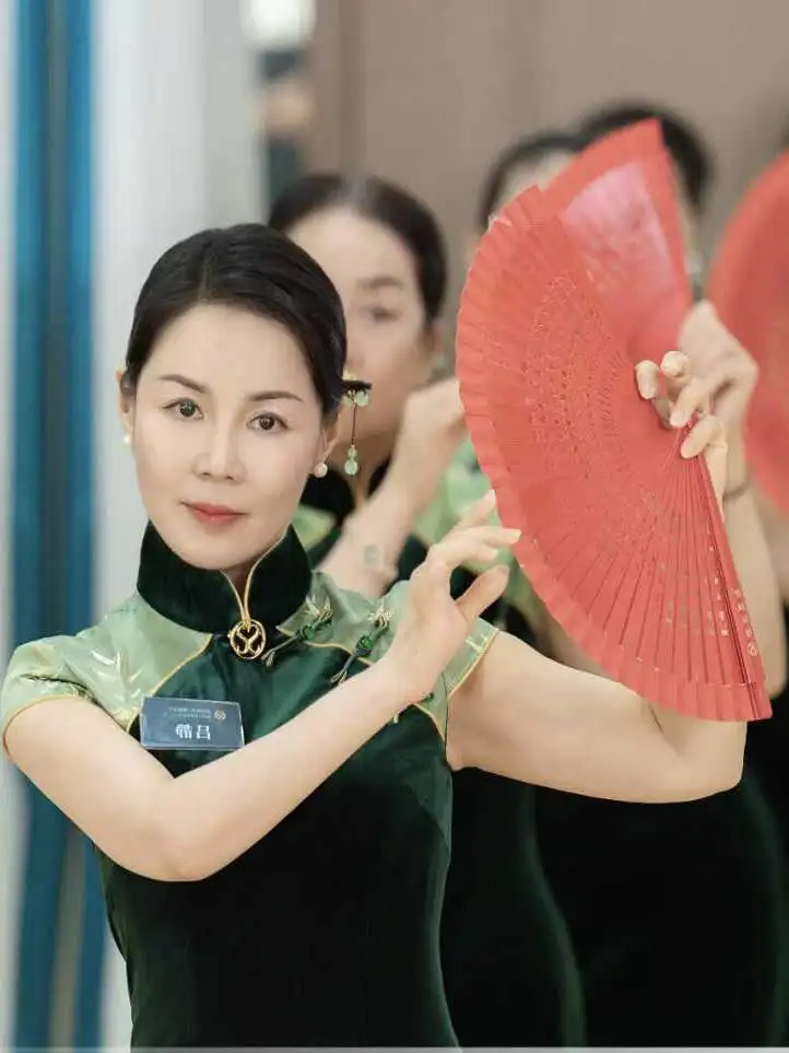 

Handmade een Velvet Qipao Vintage Sle Course Wear Performance up ow Costume Ele Long Qipao with High Slit