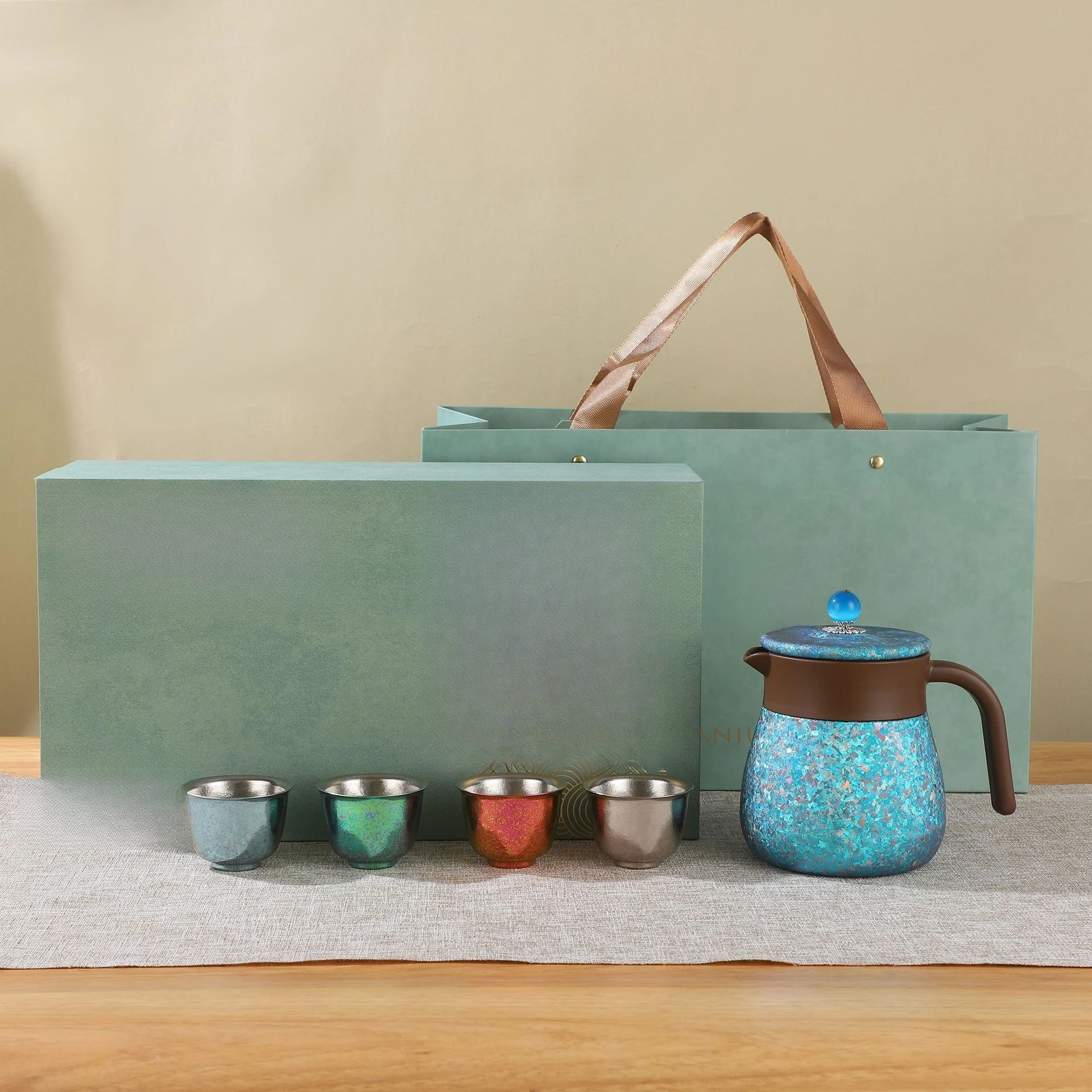 

Light luxury household pure titanium thermal insulation pot Large capacity stewed teapot Tea separation High va