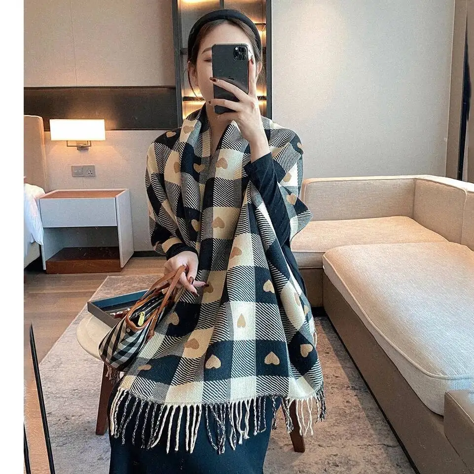 

Оригинальная версия, клетчатый шарф из мягкой пряжи в форме сердца, хорошее качество, шаль из искусственного кашемира, женский осенне-зимний теплый шейный платок, накидки