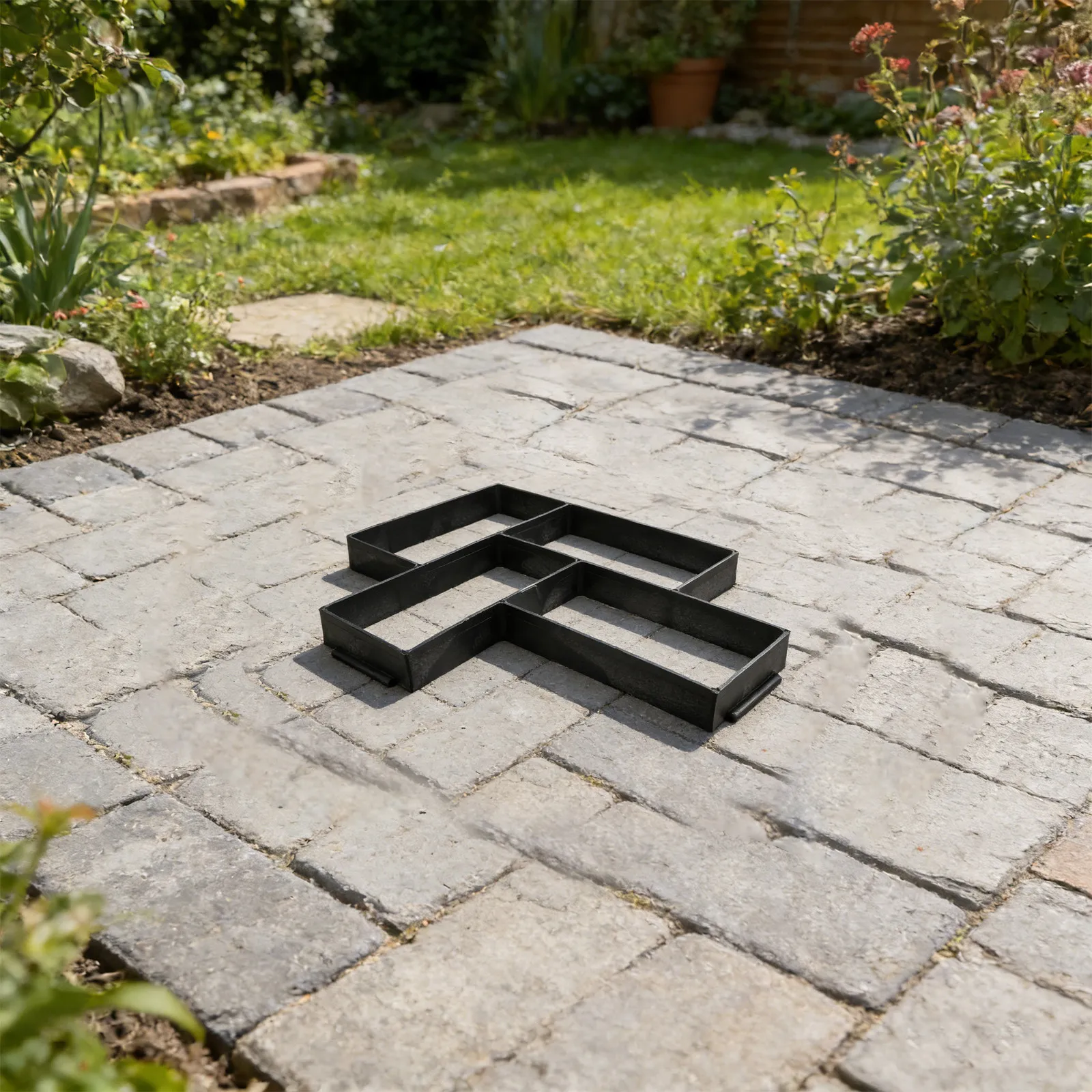Weatherresistant Reusable Concrete Molds Garden Path Maker Walkway Paver Mold Plastic Cement Casting Tool for DIY Landscaping