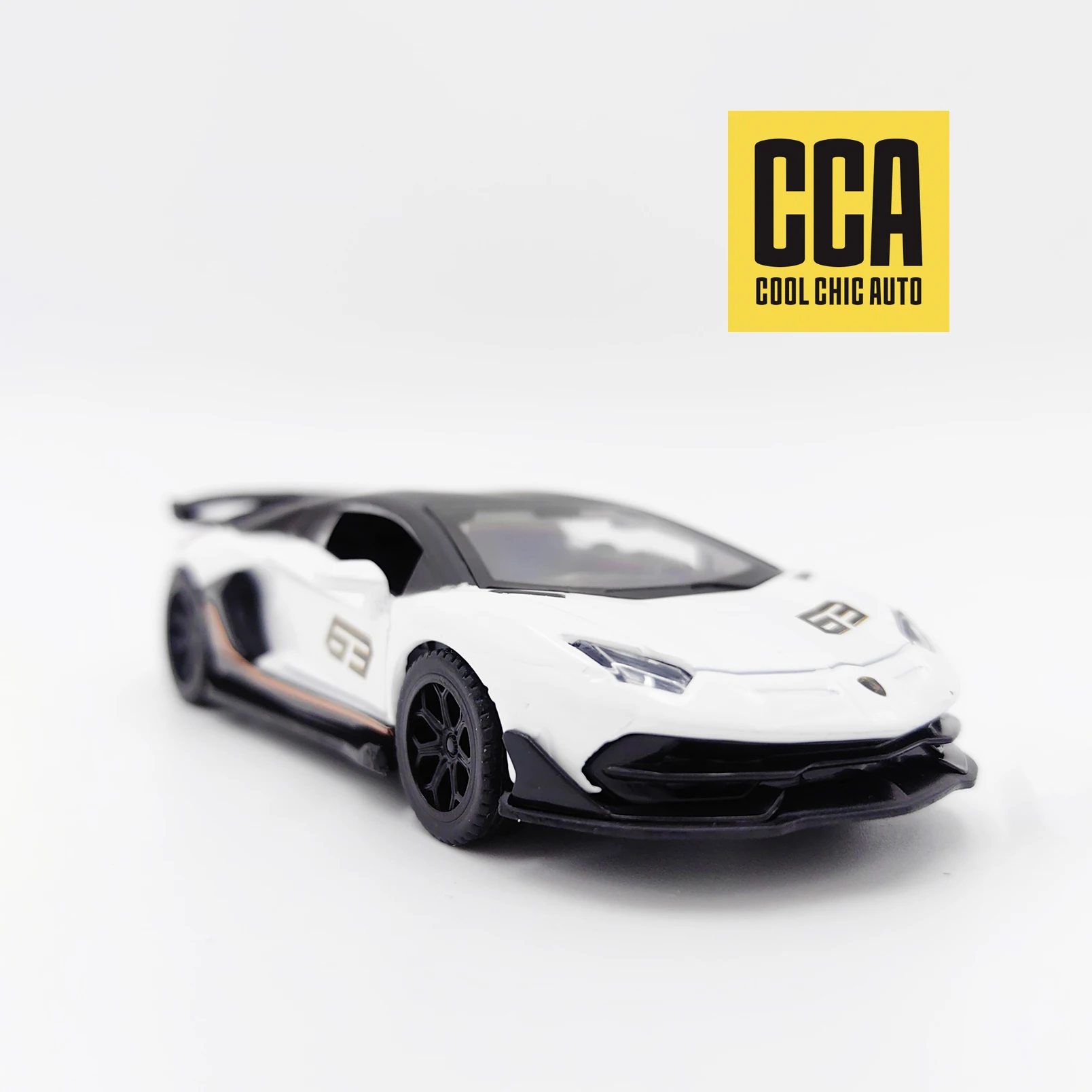 CCA 1:43 white Lamborghini Evontado SVJ63 die-cast alloy car model collectible holiday birthday gift