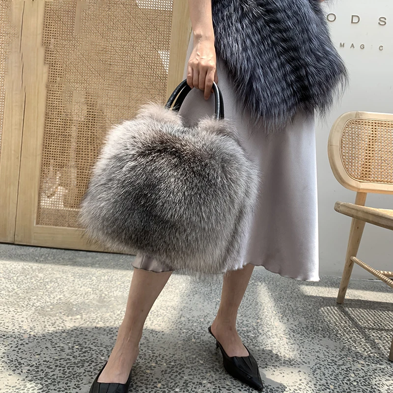 Temperament Fashion Fox Fur Grass Women's Bag Cowhide Handheld Fur Bag Single Shoulder Crossbody Leather Tote Bag Autumn and Win