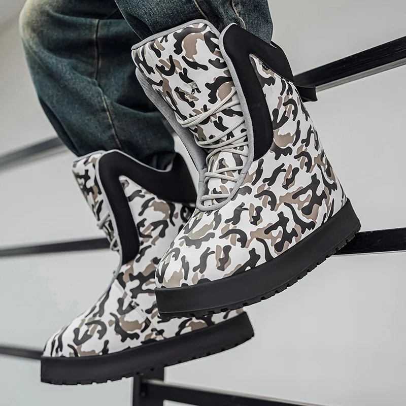 أحذية رجالية مموهة عالية الجودة سميكة لينة مقاومة للبرد أحذية دافئة في الهواء الطلق الشارع عدم الانزلاق هدايا العيد جديد 2025 شتاء شيك