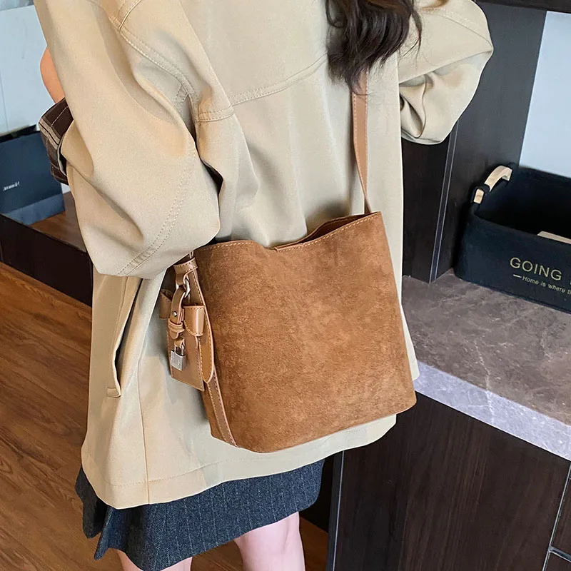 

Autumn Winter Women's Tote Bag Fashion Large Capacity Faux Suede Leather Handbag Casual Retro Single Shoulder Underarm Bags
