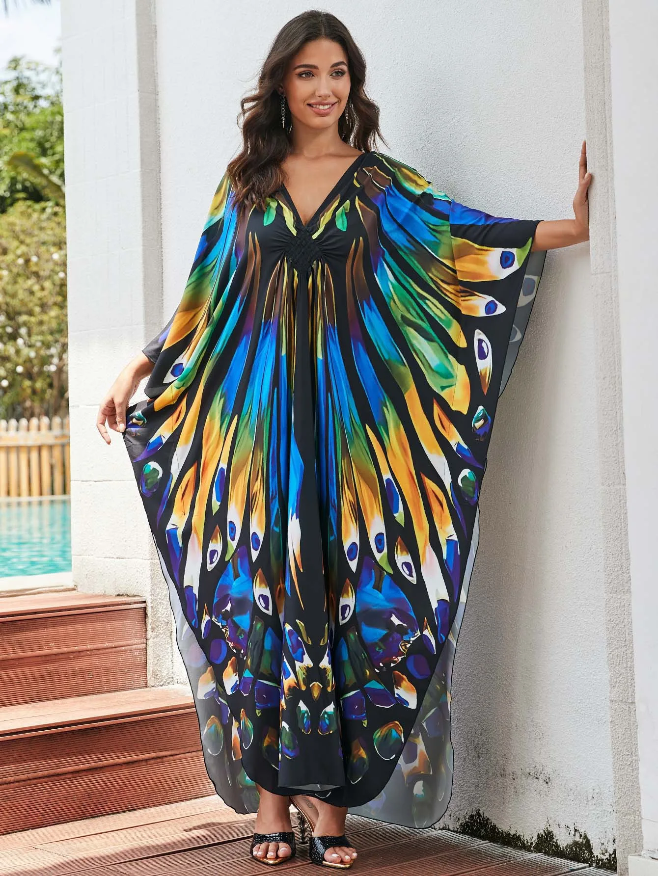 Robe kaftan longue à manches chauve-souris pour femmes, tenue de plage ample et élégante, avec imprimé graphique, col en v