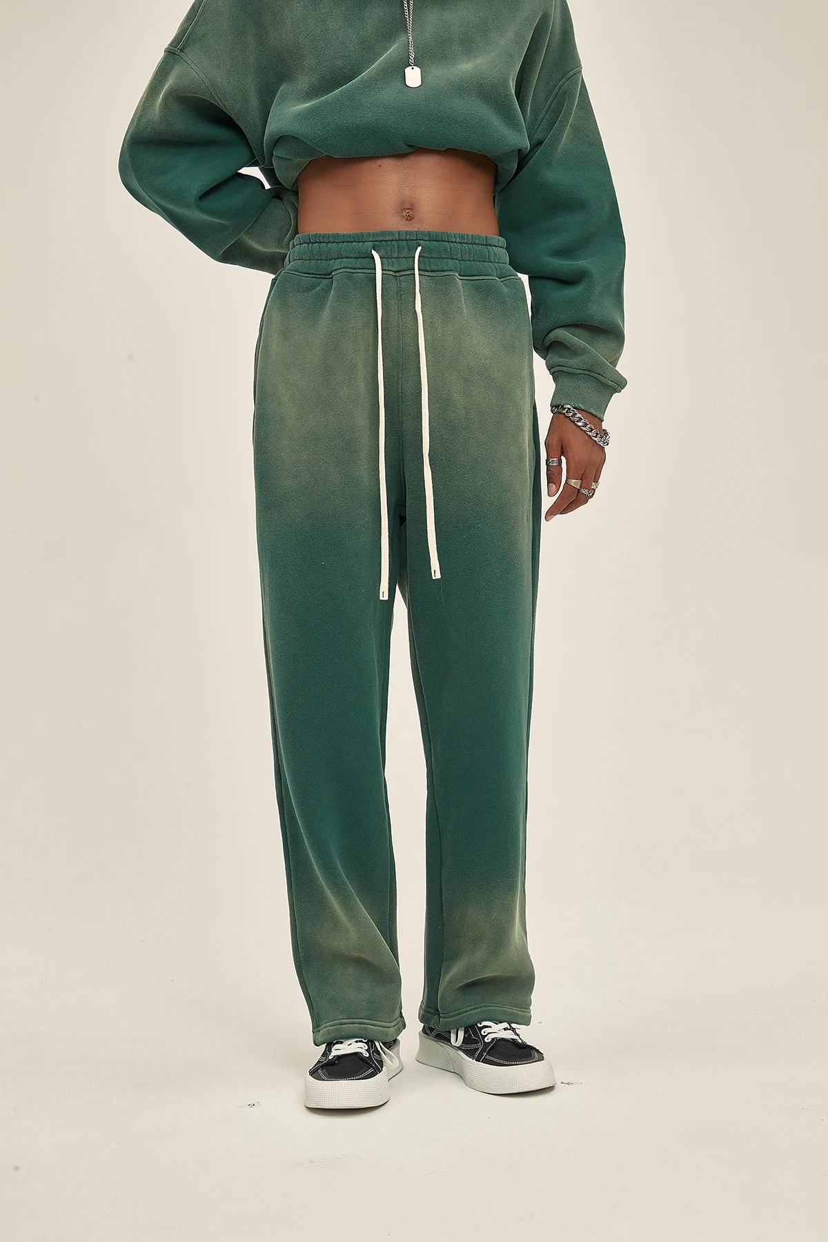 

Spray-dye used men's sweatpants