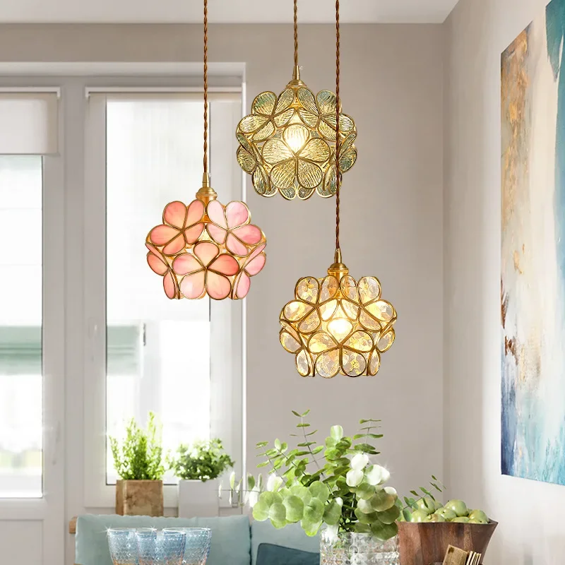 

Nordic Tiffany Glass Flower Pendant Lamp Copper Accent LED Hanging Light for Kitchen Bedroom Dining Living Room Hotel Lighting
