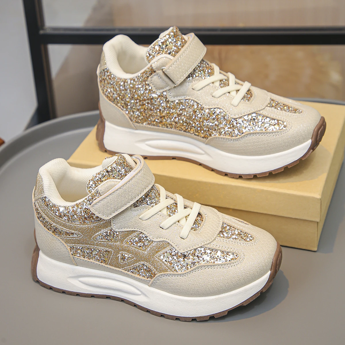 A Pair of New Retro Thick-Soled Mid-Top Gold Sequin Casual Sneakers for Girls