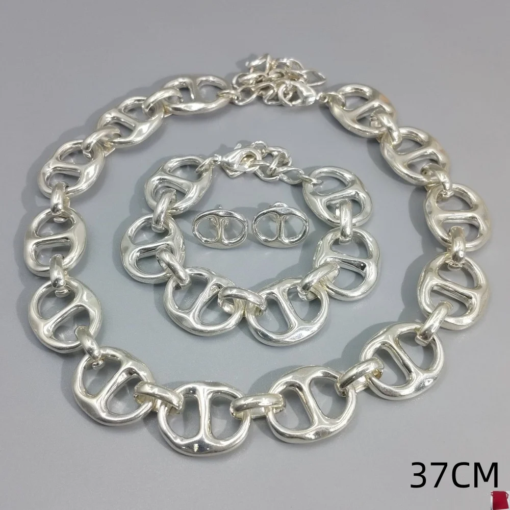 2026 Spain hot selling sexy gold and silver hollow geometric chain jewelry three piece set trendy gift