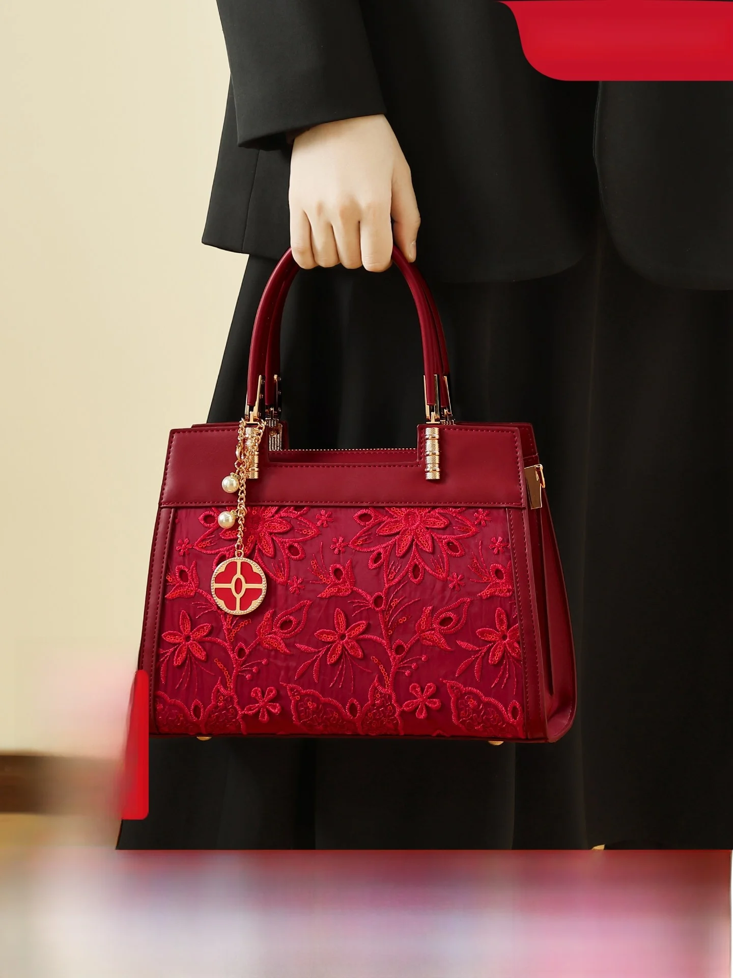 

Red Embroidered Wedding Handbag Crossbody Bag for Women Mom's Gift New Chinese Sle National Cusized Handbag Wedding Banquet