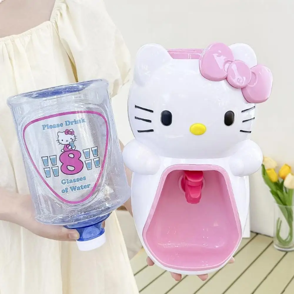 

Водяной дозатор Hello Kitty Sanrioed Kawaii, детский мультяшный мини-дозатор для офиса и общежития, маленький настольный портативный подъемник для хранения воды