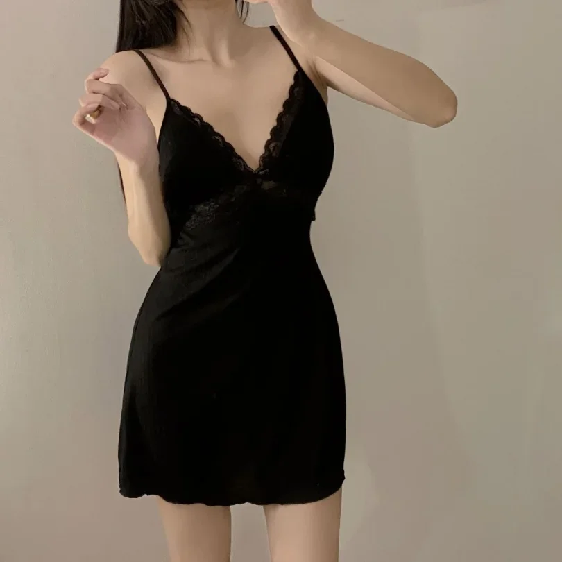 ฤดูร้อนใหม่ผ้าไหมน้ําแข็งเซ็กซี่ลูกไม้ Halter Nightgown Nightgown ชุดรัดตัวบางส่วน Pure Desire ลม Halter Homewear