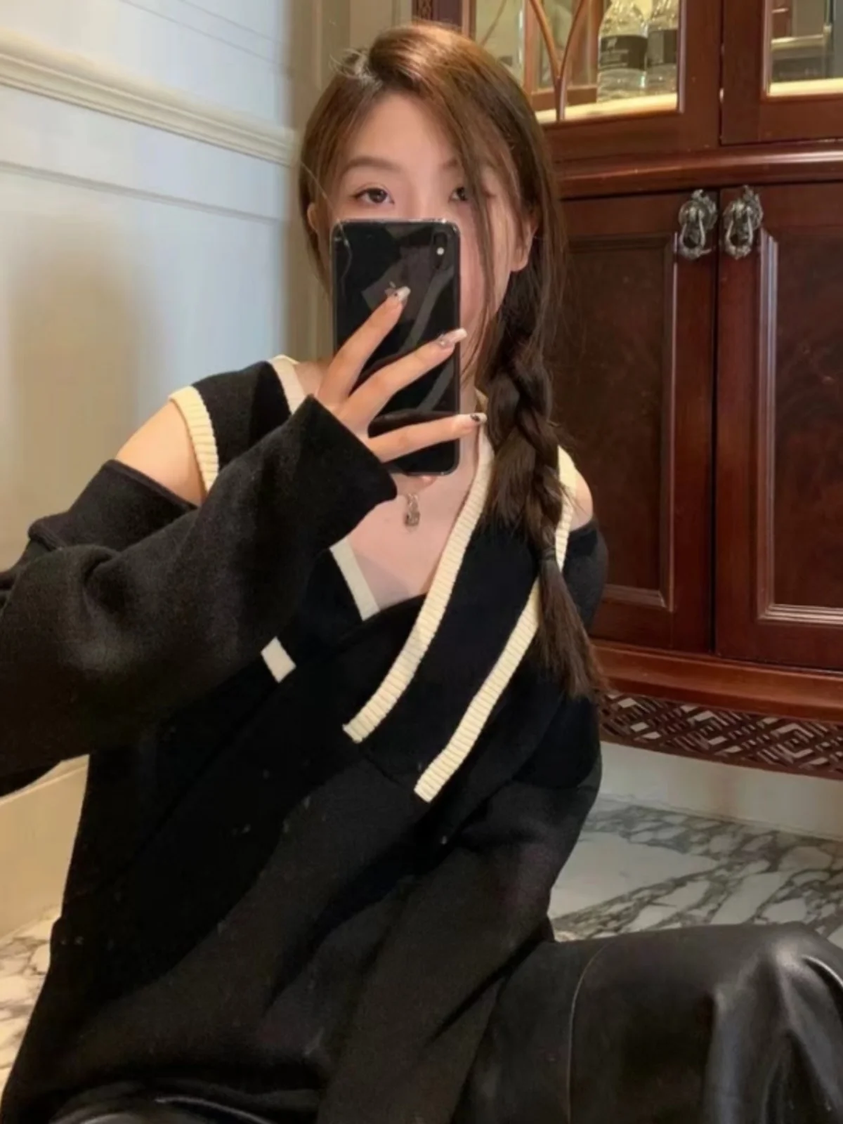 ที่ไม่ซ้ํากัน V-Ne oulder-Bared เสื้อกันหนาวผู้หญิงหลวม Fit ฤดูใบไม้ร่วงฤดูหนาว Faionable บางเกาหลี Sle ยาว Sve เสื้อถัก