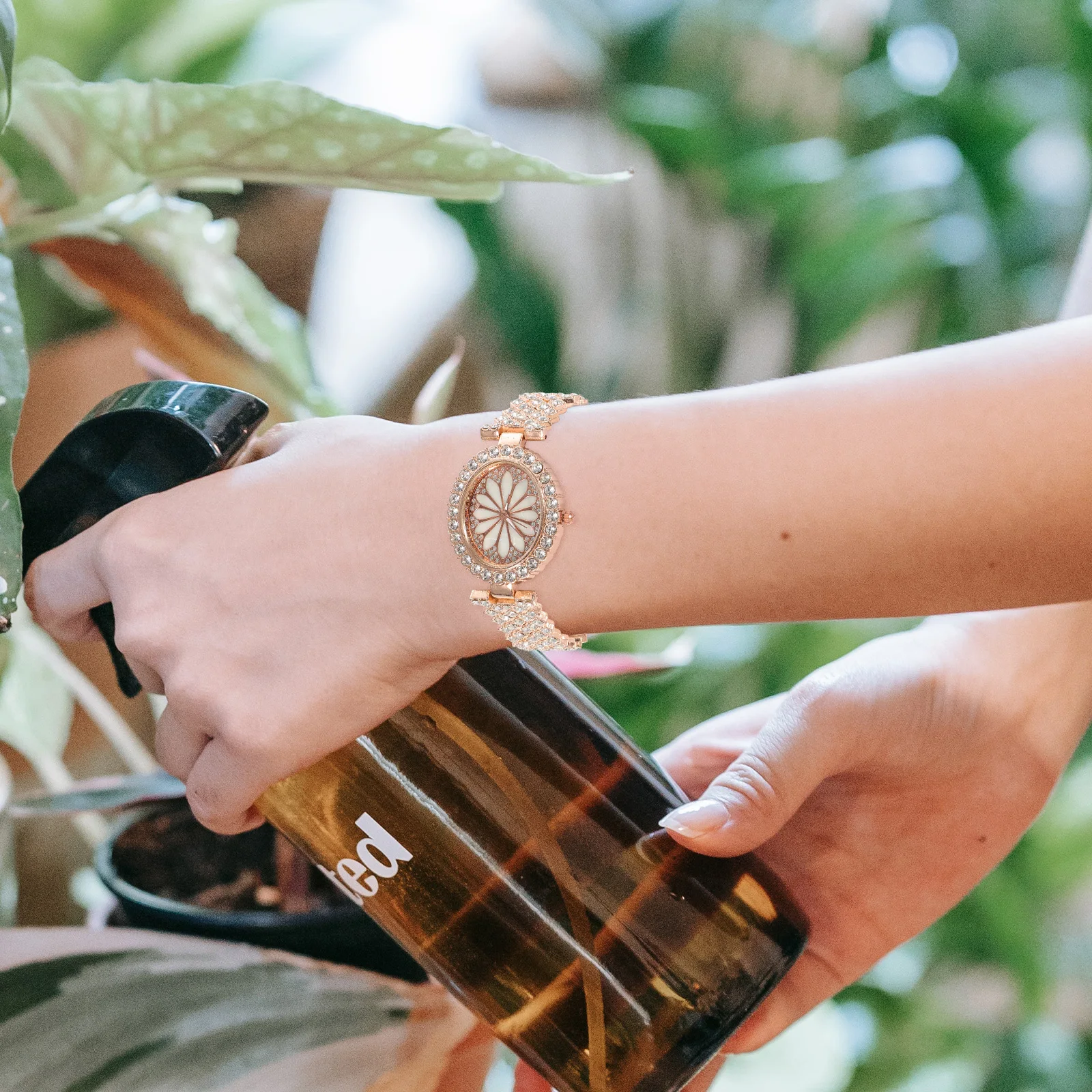 Ladies Watch Elegant Quartz Rose Gold Women Wristwatch Rhinestone Embellished Fashion Casual Timepiece