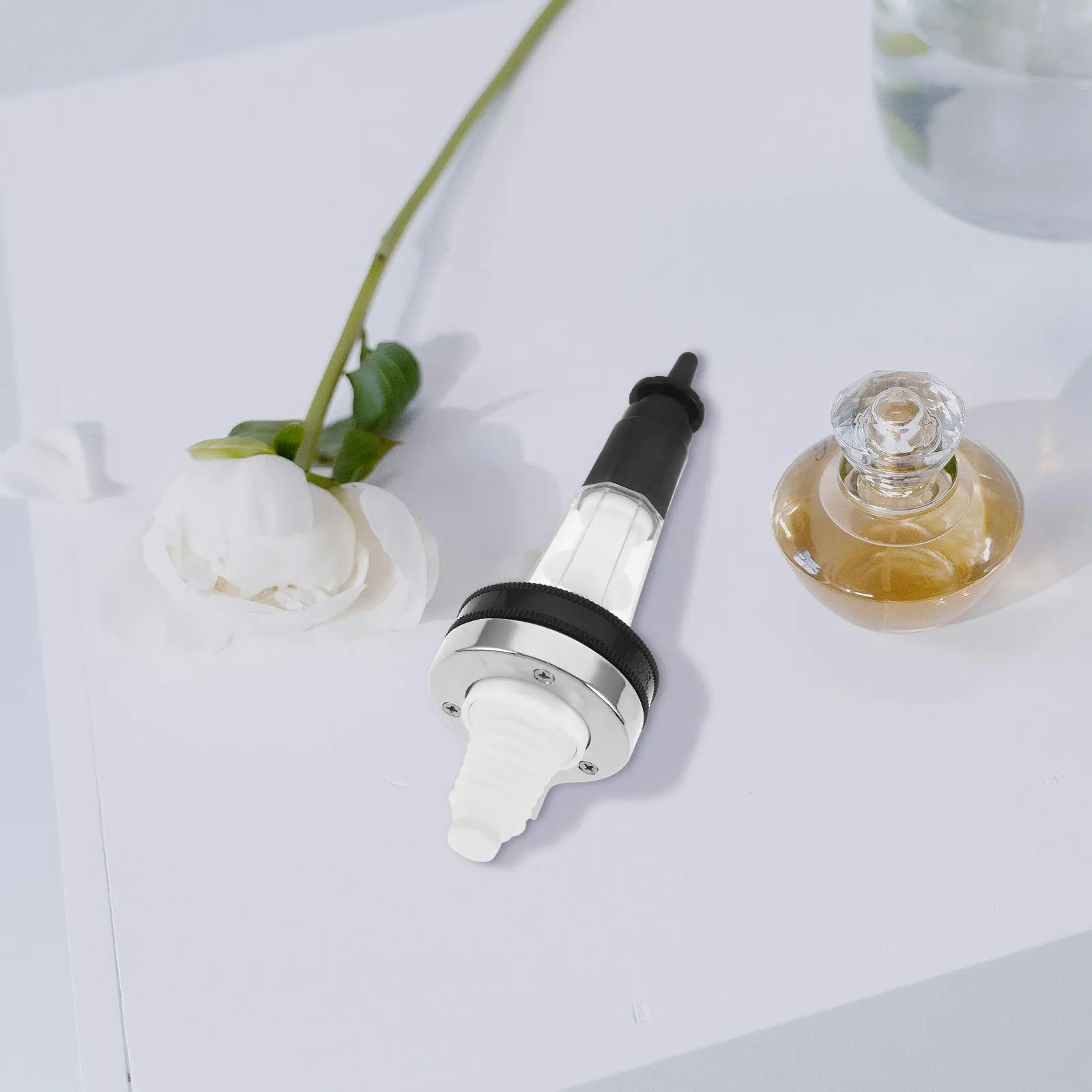 น้ําหอมหัวปั๊มอุปกรณ์เสริมรีฟิลตู้พลาสติกทนทาน Travel BULK Bar Supply บรรจุเครื่องมือจอแสดงผล