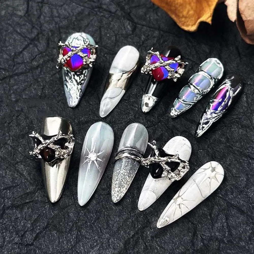 4Pcs/set Nail Art Charms Halloween Heart Nail Decorations DIY Nail Ornaments 3D Nail Drills Halloween Heart Nail Accessories