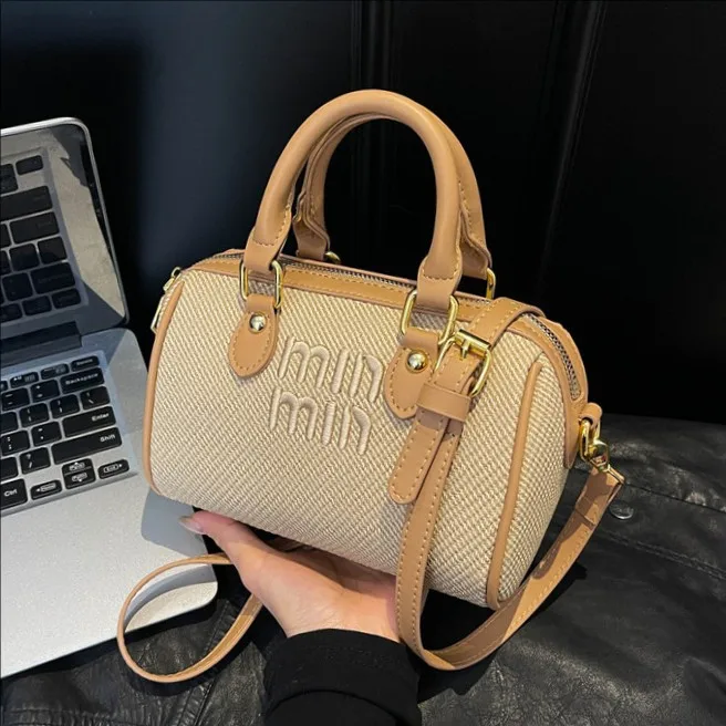 

Elegant Vintage Shoulder Bag 2025 New for Women, Luxury Letter Print Crossbody Purse, Fashionable Pillow Bag for All Occasions
