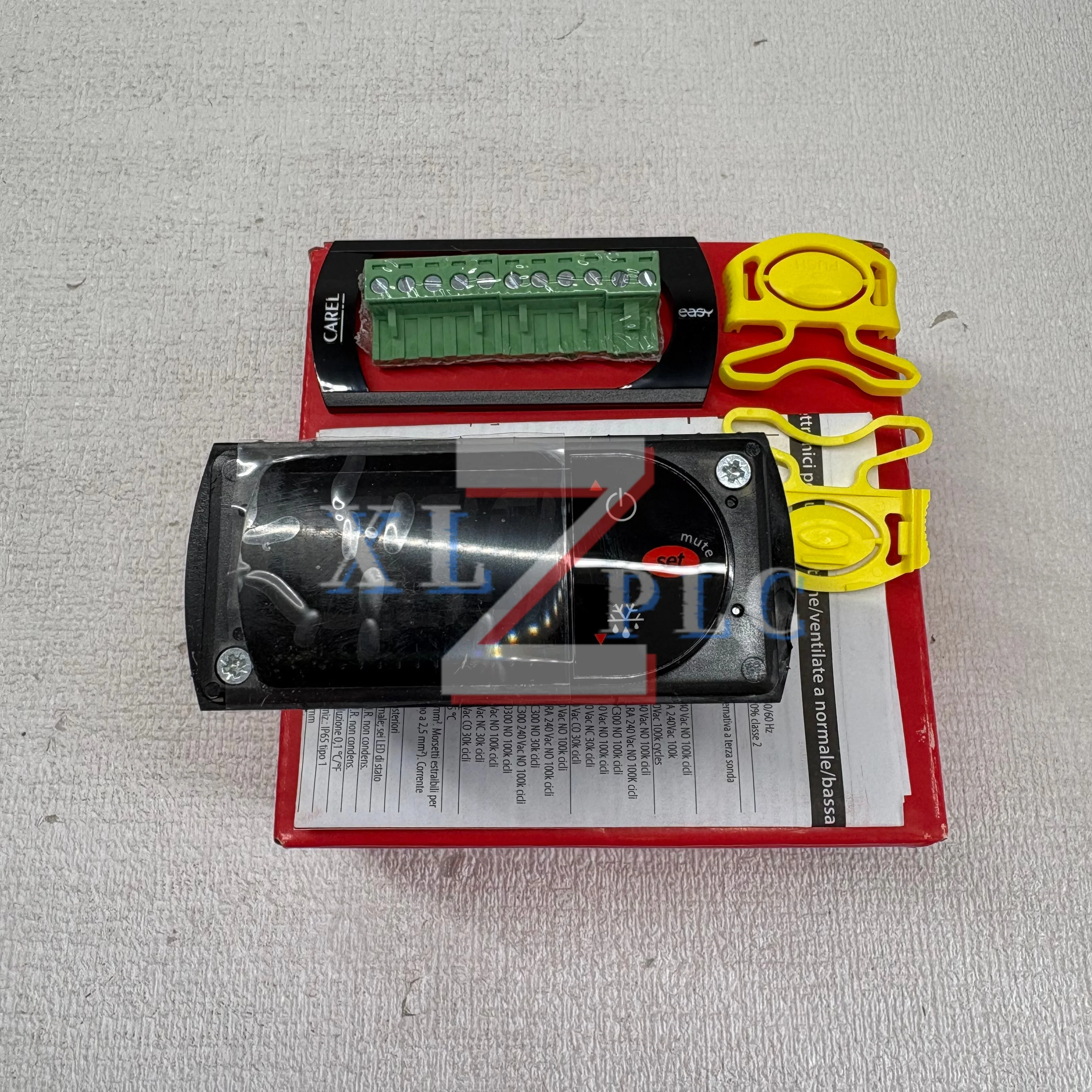 PJEZC0M000 Temperature Controller Brand New