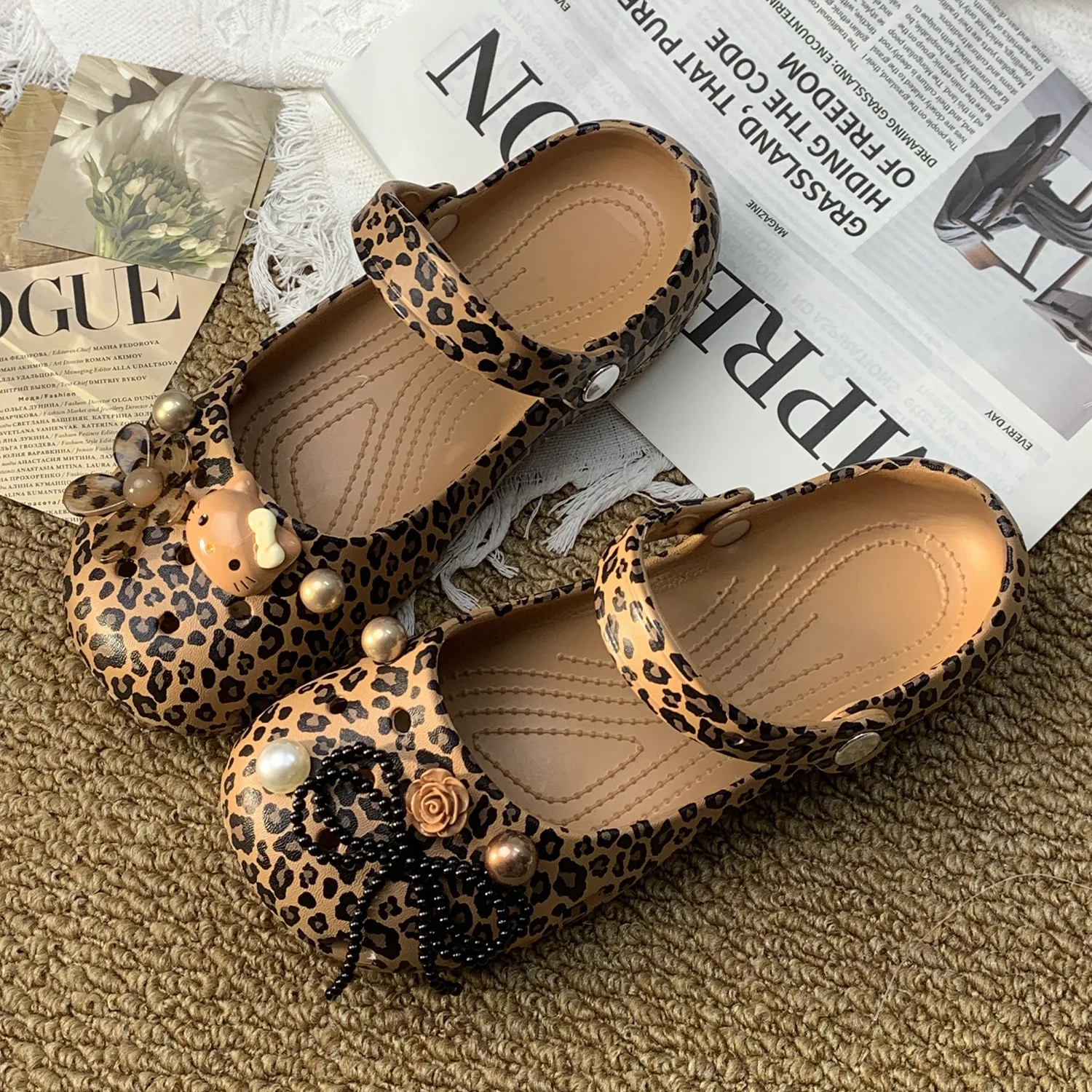Women'S Shoes Clogs - Klapki damskie Y2K Coquette Leopard Sanrio