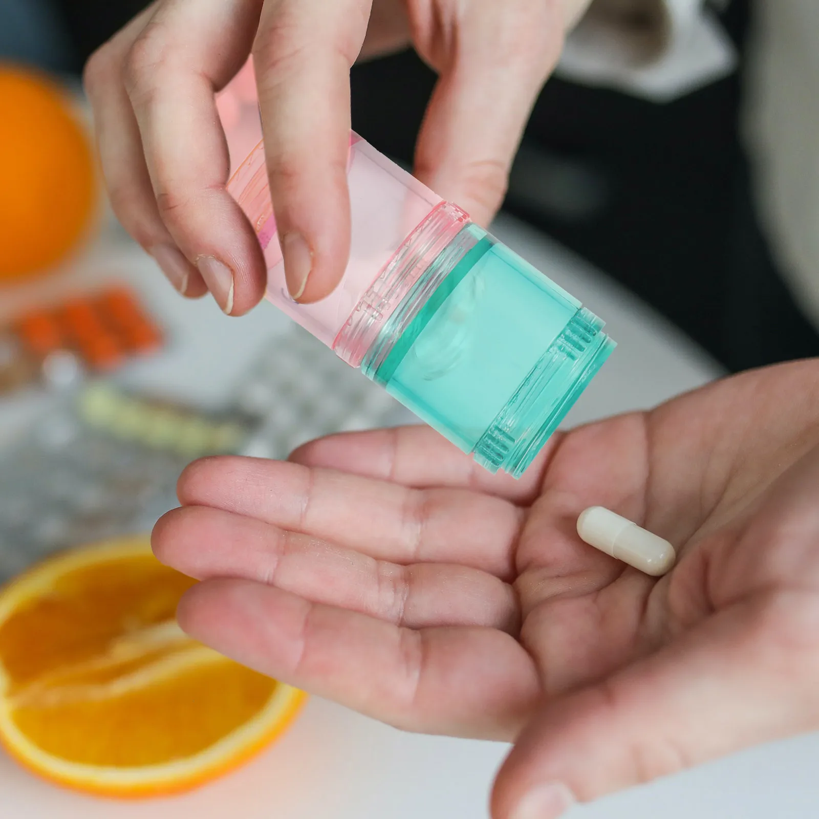 

Weekly Medicine Case Stackable Organizer 7 Grids Premium Pc Material No Peculiar Smell Travel Portable Container for Vitamins