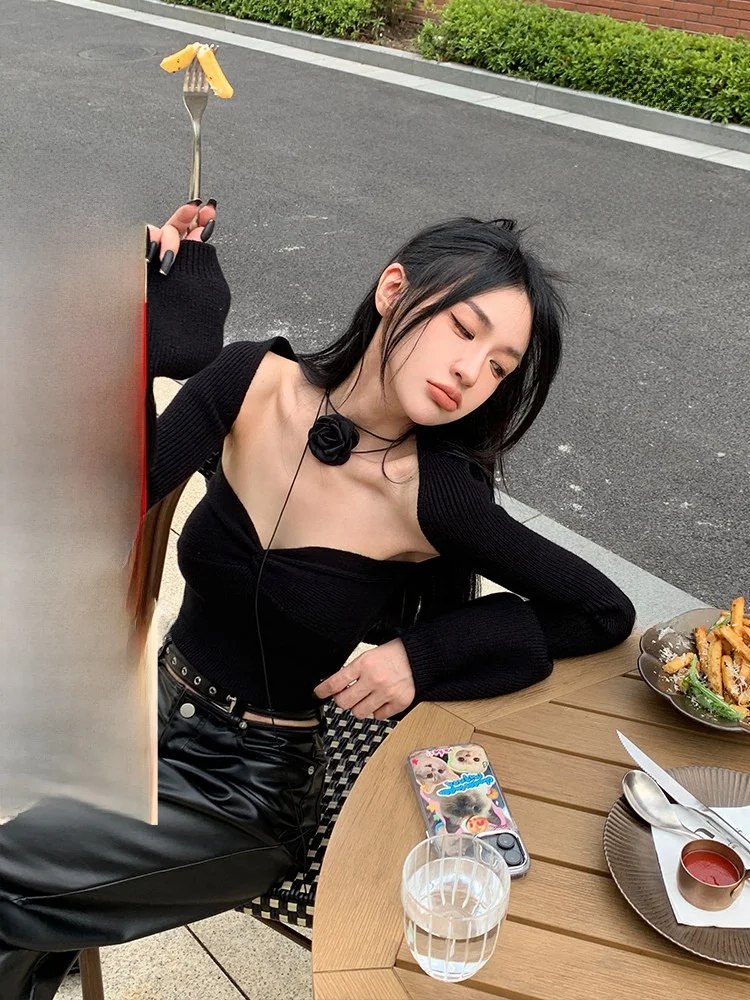 

Slimming Knitted Long Sve Sweater And Tube Top Two-Piece Set for Women V-Ne ort Length Color Autumn Winter Outfit