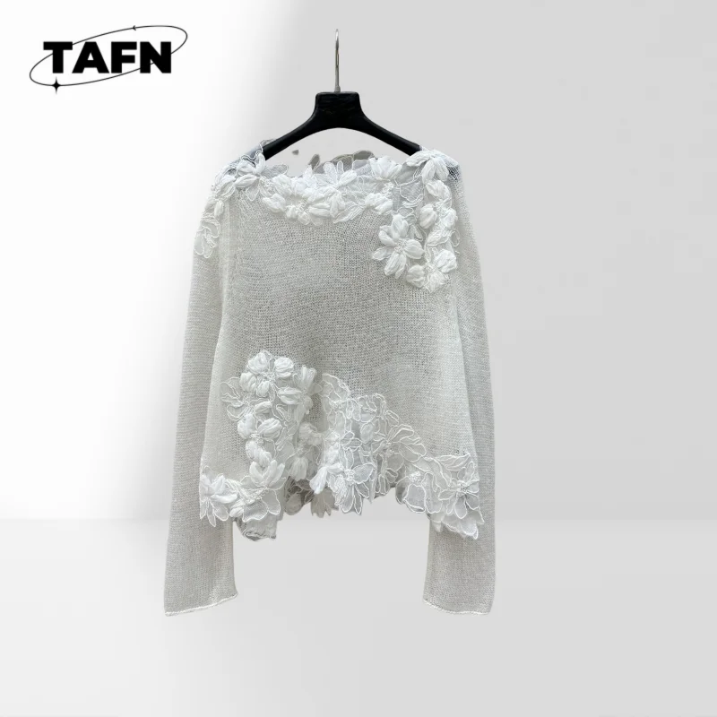 

Trendy Patterned Knit Sweater for Men, Perfect for Casual Outings Comfortable & Stylish for All Seasons AG3107