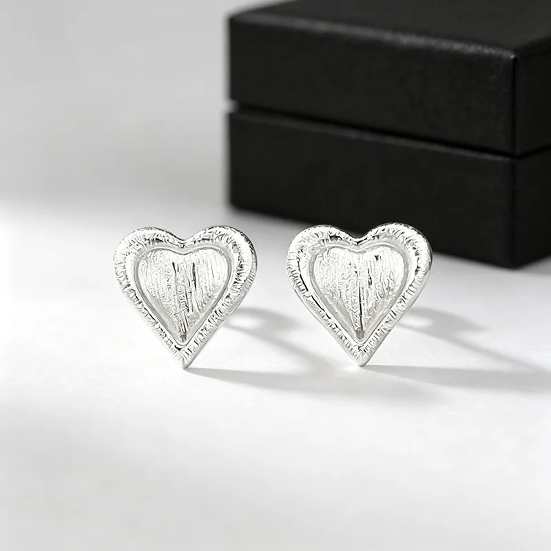 S925 Silver Heart Stud Earrings Vintage Textured Hammered‑Look Heart Shape Ear Studs Minimalist Retro Fine Jewelry Women Daily