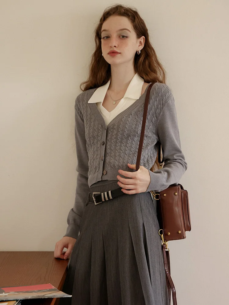 

Early Autumn Gray Knitted Open Cardigan White Small Vest Hanging Neck Style Women's Fashion College Style ISISLOVE Sweet Style