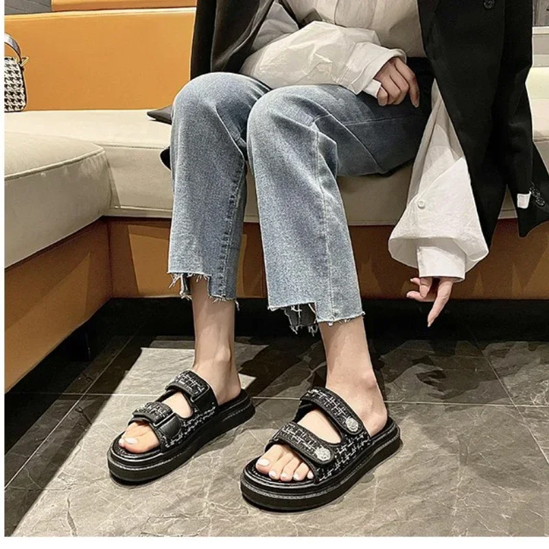 2024 Women Fashion Sandals Summer New Flat Embroidery Casual Roman Designer Shoes Platform Sandal
