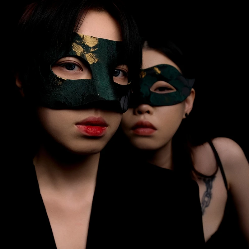 

Couple Halloween masks, half-face, for men and women, retro party, fancy dress ball, live-streaming, cool and trendy,