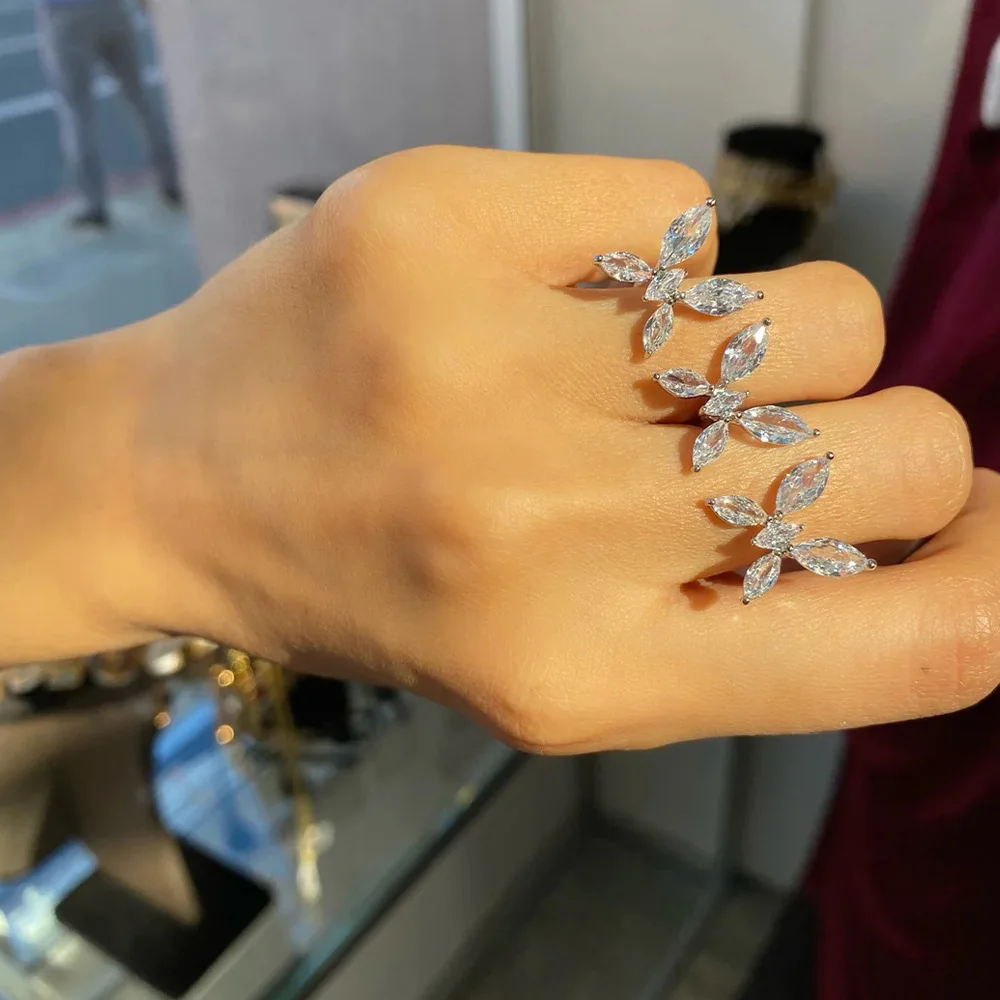 

XSBODY Exquisite Butterfly Open Ring Two Finger Cocktail Party Jewelry Dainty Design Inlaid Zircon Hand Decoration Festival Gift