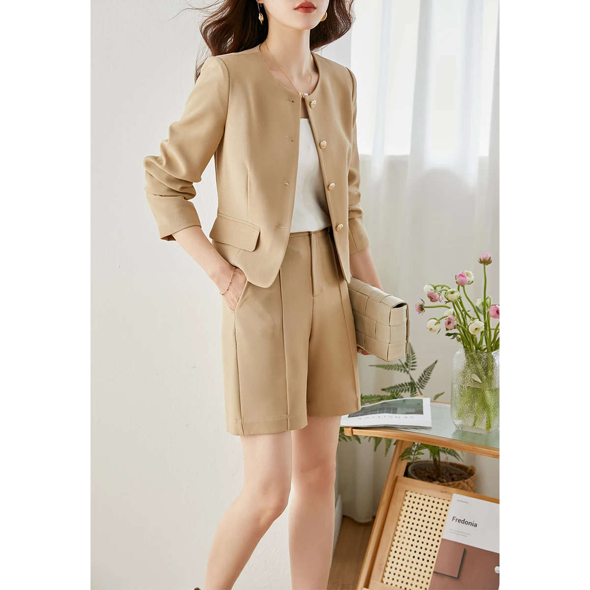 

Vimly Women's Workwear Two-Piece Set 2025 Autumn O-Neck Single Breasted Slimming Blazer & Shorts Petite Elegant Outfit V8117