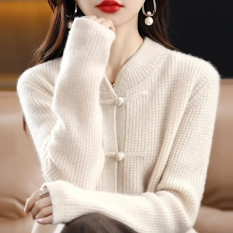 

2023 Autumn Winter New Cashmere Cardigan Female Chinese Half Height Short Thick Sweater Coat Loose Solid Color Wool Knitted Top