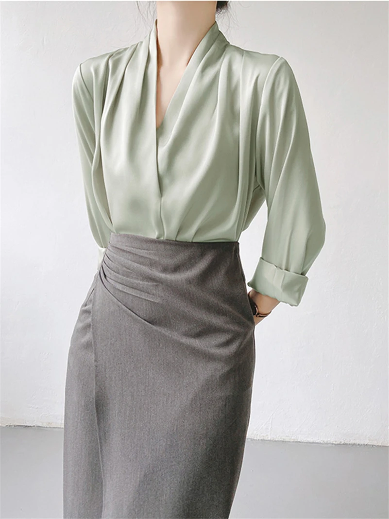 Женская атласная плиссированная винтажная элегантная блузка, корейская мода, деловые повседневные рубашки, офисные женские однотонные блузки с v-образным вырезом и длинным рукавом